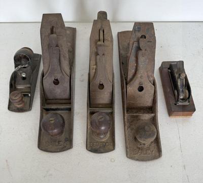 Lot Of (5) Vintage Wood Planes
Lot #: 69