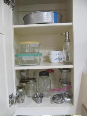 Sale Photo Thumbnail #97: Full kitchen - small appliances, glassware, gadgets, utensils, cast iron, pots and pans sets, cookbooks, and more