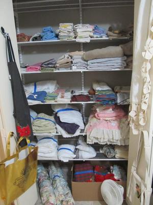 Sale Photo Thumbnail #143: Nice selection of fine linens, lace, towels, curtains, vintage items, handmade items, quilts, blankets, throws, afghans, and more!