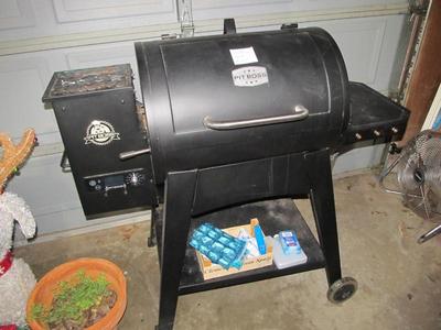 Sale Photo Thumbnail #190: Pit Boss Grill