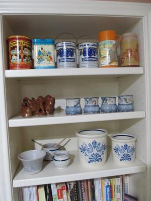 Sale Photo Thumbnail #93: Full kitchen - small appliances, glassware, gadgets, utensils, cast iron, pots and pans sets, cookbooks, and more