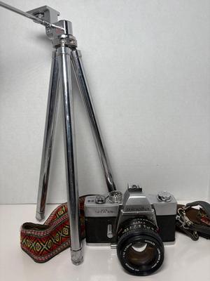 Minolta SRT 101b Classic Camera W/50mm Lens & Shoulder Strap