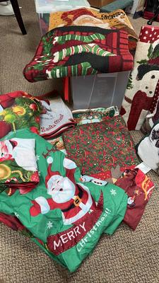 Christmas Linens & Rugs Home Decor