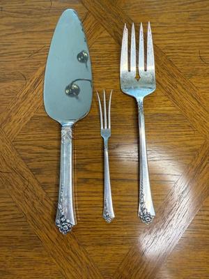 Three Pieces Damask Rose Serving Ware