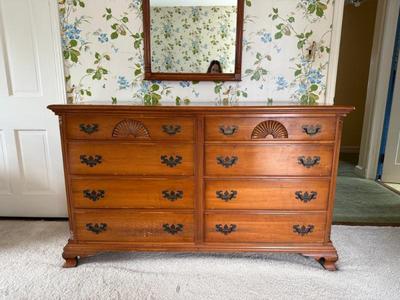 Leonardo Furniture Co. Solid Wood Dresser