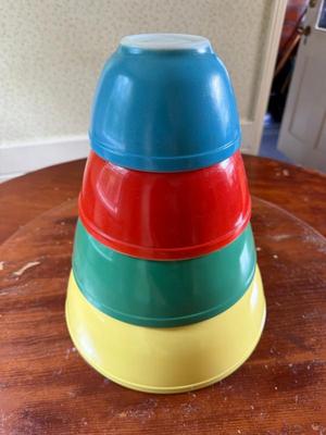 Pyrex Primary Colors Mixing Bowls - Set Of Four