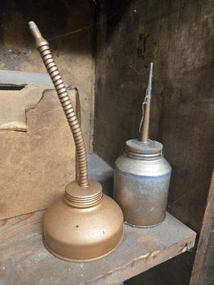 Sale Photo Thumbnail #3: Oil cans