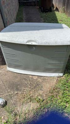Rubbermaid resin outdoor storage