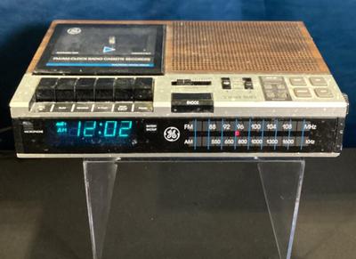 Vintage ge clock radio
