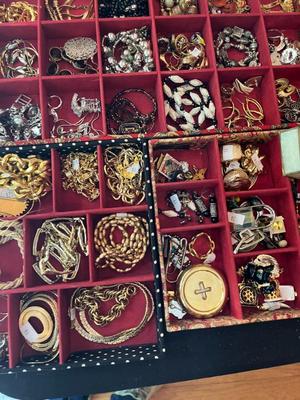Sale Photo Thumbnail #213