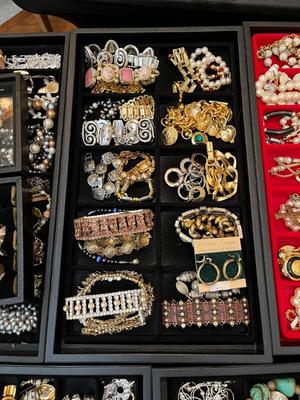Sale Photo Thumbnail #219