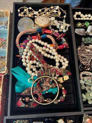 Sale Photo Thumbnail #214