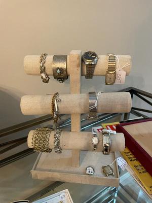Sale Photo Thumbnail #11