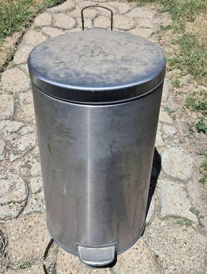 Metal/Stainless Outdoor Trash Can