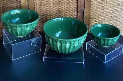 Vintage furio home green oak leaf mixing bowls