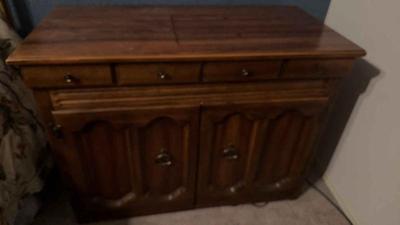 Vintage singer sewing machine solid wood cabinet
