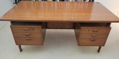 Mid-Century Modern Teak Executive Desk – Danish Design, 6 Drawers, Floating Top