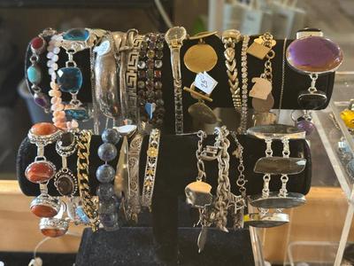 Sale Photo Thumbnail #75