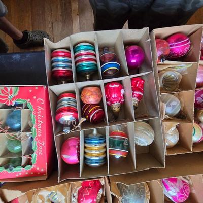 Sale Photo Thumbnail #143: Vintage Christmas