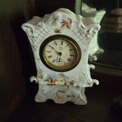 Sale Photo Thumbnail #44: Clock