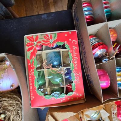 Sale Photo Thumbnail #142: Vintage Christmas