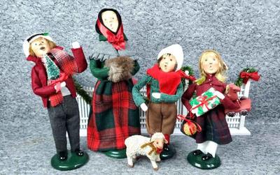 Byer s choice carolers and fence