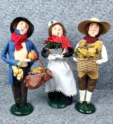 Byer s choice carolers village merchants