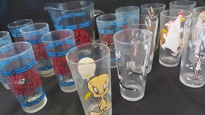 PEPSI-COLA GLASS PITCHER AND GLASSES INCLUDING WARNER BROTHERS