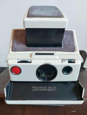 POLAROID SX-70 LAND CAMERA MODEL 2