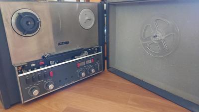HIGH FIDELITY REVOX REEL-TO-REEL TAPE RECORDER 