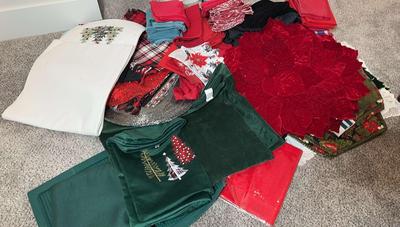 Christmas Dining Linens 
