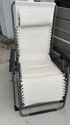 Fold Up Gravity Chair