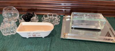 Dresser Trays & Decor