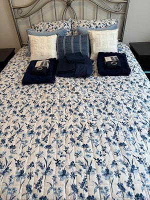 DKNY Blue Floral/Solid Blue Queen Quilt, Pillow Shams, Throw Pillows, Sheets & Curtains 