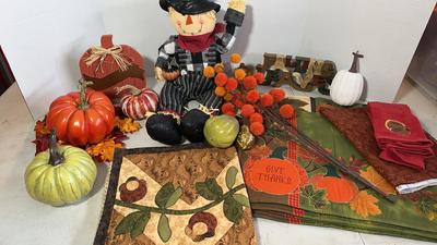 Fall Harvest & Thanksgiving Decor 