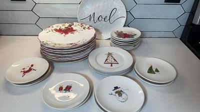 222 Fifth & More Festive Christmas Plates