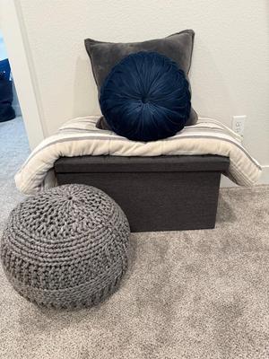 UGG Throw, Chunky Knitt Pouf, Collapsible Storage & 2 Throw Pillows 