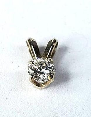 14k yellow gold round solitaire pendant