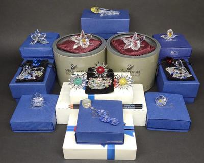 Sale Photo Thumbnail #437: (13) Swarovski Flower Crystal Figurines w/ Boxes