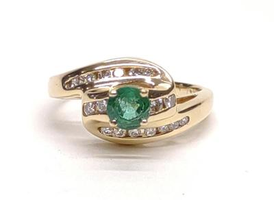 Sale Photo Thumbnail #43: 14K Gold Emerald & Diamond Ring (sz 6)