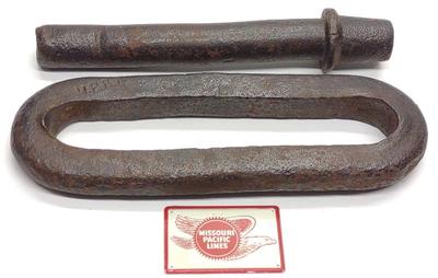 Sale Photo Thumbnail #306: Missouri Pacific Lines Railroad Link & Pin Coupler