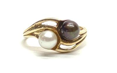 Sale Photo Thumbnail #104: 14K Gold Black & White Pearl Ring (sz 5.75)
