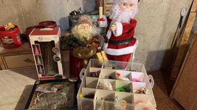 Animated Santa & Christmas Decor