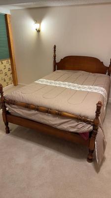 Full Size Four Post Bed