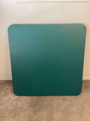 Green table folding legs