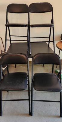 Cushioned table 4 chairs