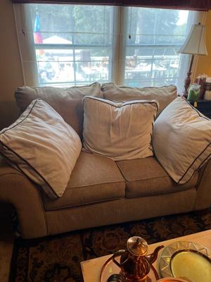 Sale Photo Thumbnail #564