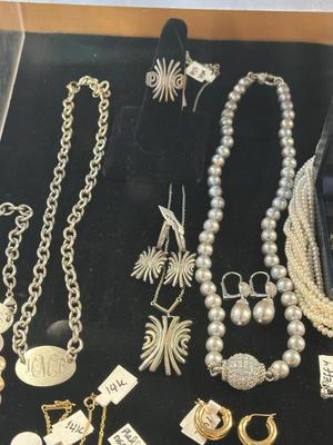 Sale Photo Thumbnail #127
