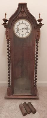 ANTIQUE WALL CLOCK WITH PIECES 