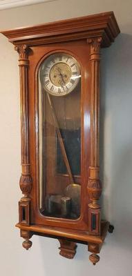 ELEGANT WOOD WALL CLOCK